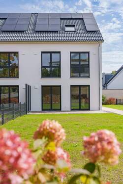 2025_10_08_Thasos_9.jpg - Mehrfamilienhaus, Wohnhaus mit 145,00 m² in Aystetten zur Miete