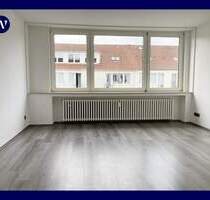 Renovierte 2 Zimmer zum Wohlfühlen: guter Schnitt, gute Lage, Wannenbad, separate Küche, Abstellraum - Oberhausen Altstadt-Mitte Renovierte 2 Zimmer zum Wohlfühlen: guter Schnitt, gute Lage, Wannenbad, separate Küche, Abstellraum - Oberhausen Altstadt-Mitte