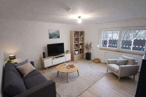 Bild 1 - Familienhaus mit großem Grundstück und vielseitigen Nutzungsmöglichkeiten