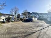 Innenhof mit PKW Stellplatz - 