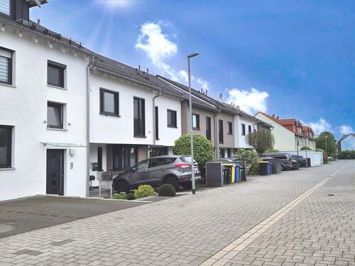 Außenansicht - 7 Zimmer Reihenmittelhaus zum Kaufen in Rodgau
