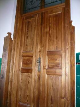 Eingangstür - Etagenwohnung mit 91,30 m² in Dresden zur Miete