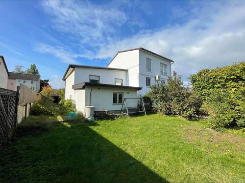 Rückansicht des Hauses - 7 Zimmer Doppelhaushälfte in Dietzenbach