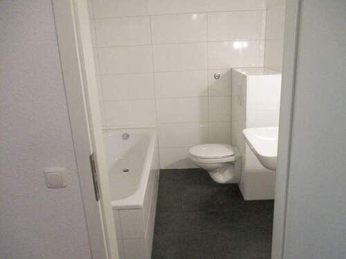 Bad - 2 Zimmer Etagenwohnung in Braunschweig