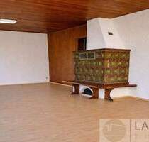 Reihenmittelhaus im neuen Glanz mit schönem Garten in Engstingen + zusätzlicher Garage mit Stellplatz, sofort freiwerdend