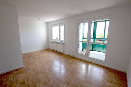 Wohnzimmer - Schöne 3-Zimmerwohnung mit Balkon...
