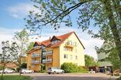 Hausansicht - traumhafte Wohnung mit zwei Balkonen
