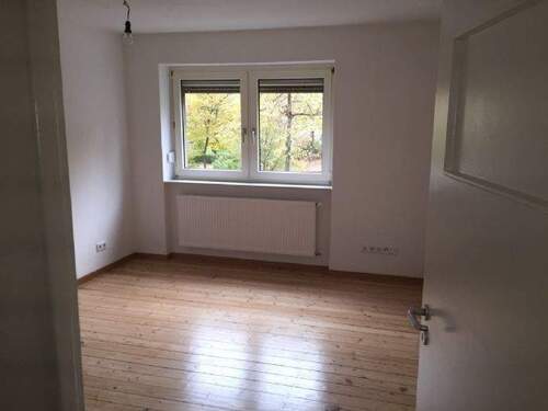 Zimmer 1 - 2-Zimmer-Wohnung mit großem Balkon