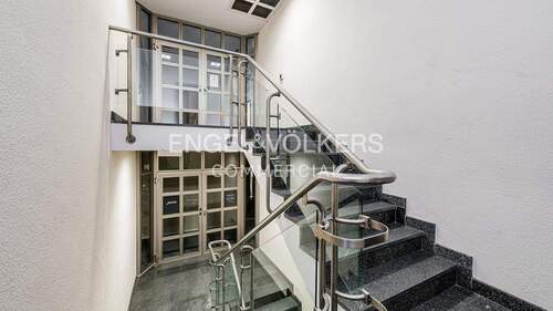 Treppenhaus - Einfamilienhaus zum Kaufen in Berlin