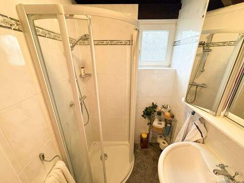 Duschbad mit Fenster - 