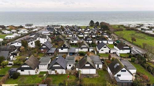 Luftbilfaufnahme - OSTSEE-KAUFSÜTELCharm. FerienhausSeniorengerechtnur wenige Gehmin. zum StrandEBK,Carport
