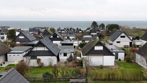 Luftbildaufnahme - 3 Zimmer Einfamilienhaus zum Kaufen in Neukirchen