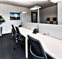Privater Coworking-Desk mit Panoramablick im Berliner Regierungsviertel