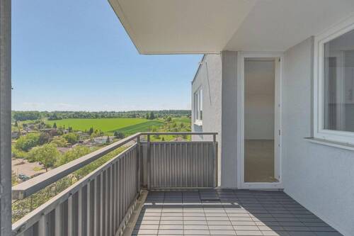 Bild 1 - Helle, großzügige Familienwohnung mit Westbalkon und tolle Aussicht