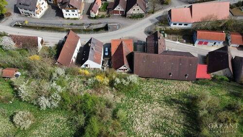 Drohnenaufnahme - Mehrfamilienhaus, Wohnhaus mit 320,00 m² in Creglingen zum Kaufen