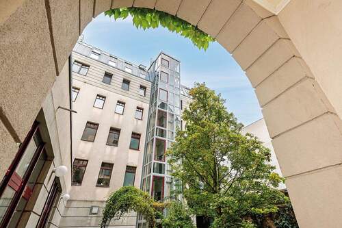 Blick auf den Aufzug - 3 Zimmer Etagenwohnung zum Kaufen in Berlin