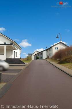 Anliegerstrasse - Grundstück in Langsur