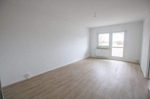 Wohnzimmer - 3 Zimmer Etagenwohnung zur Miete in Halle (Saale)