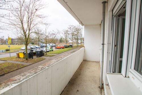 Balkon - Etagenwohnung mit 68,60 m&sup2; in Halle (Saale) zur Miete