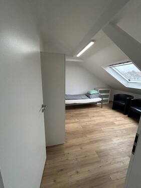 Zimmer 1 möbliert - 
