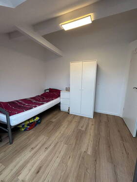 Zimmer 3 möbliert - 