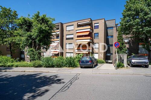 Hausansicht - Renovierte 4,5 Zimmer Wohnung sucht Sie als neuen Eigentümer!