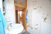 Tageslichtbadezimmer OG - 