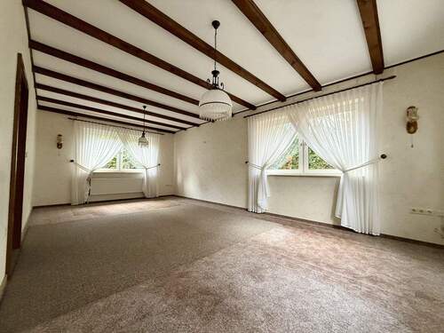 EG: Wohn- und Esszimmer - 