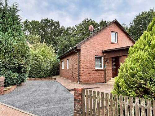 Straßenansicht - Gemütliches Zuhause in idyllischer Lage in Bippen