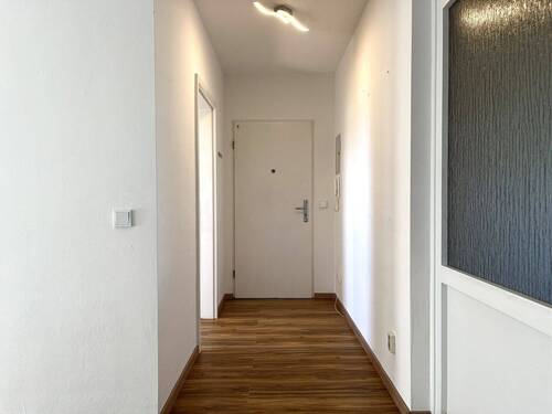 Eingangsbereich - 3 Zimmer Etagenwohnung zum Kaufen in Neu-Isenburg