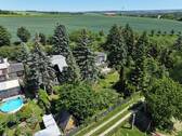 Luftaufnahme - 4 Zimmer Mehrfamilienhaus, Wohnhaus zum Kaufen in Neudietendorf