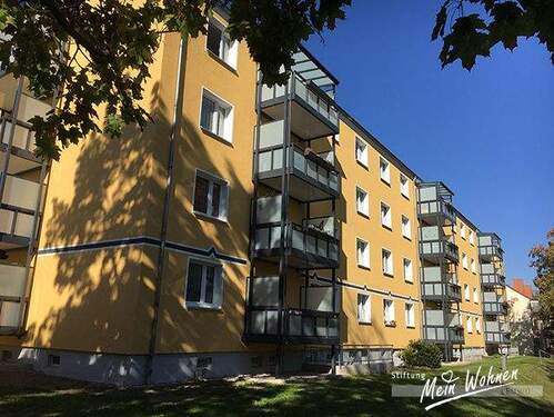 Titelbild - Helle 2-Raumwohnung mit großem Balkon - worauf warten Sie?