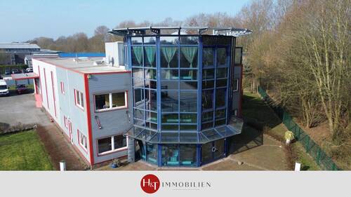 Verkauf Gewerbe Halle/Büro - H&T Immobilien - Vielseitige Gewerbeimmobilie mit Halle und Büro - direkt an der A1