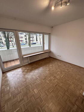 (Kinder-) Zimmer 3 mit Balkon - 
