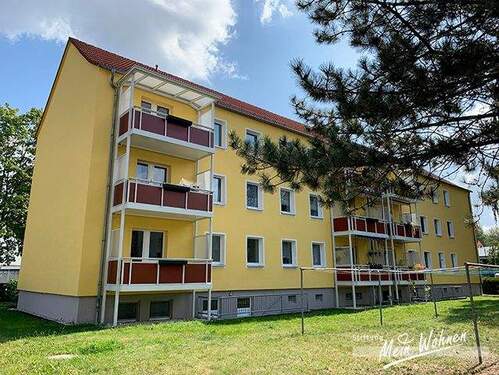 Rückansicht Gebäude - 4 Zimmer Etagenwohnung zur Miete in Borna
