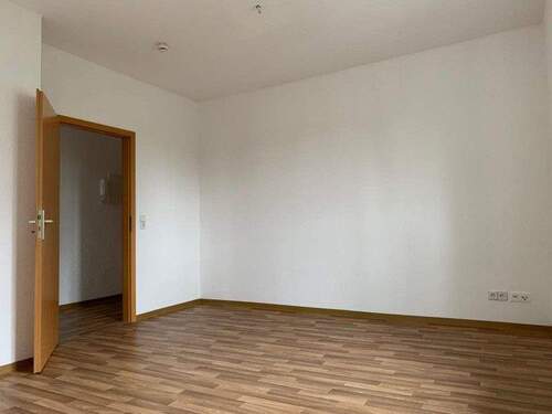 Wohnzimmer u. Schlafzimmer - Etagenwohnung mit 31,30 m² in Halle zur Miete