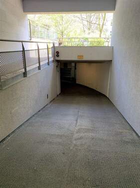 Einfahrt TG - 