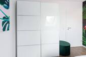 Schrank im Schlafzimmer - 