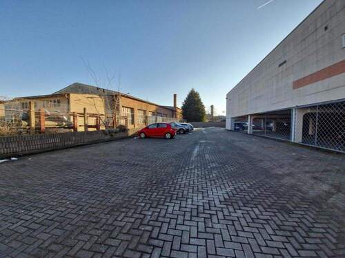 Freifläche mit Außenstellplätzen - Mehrfamilienhaus, Wohnhaus zum Kaufen in Mühlhausen