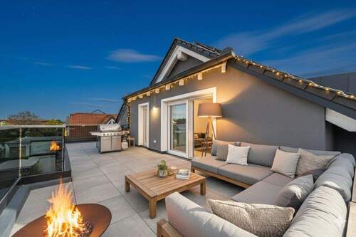 Terrassenmöbel u. Markise Illustration - 