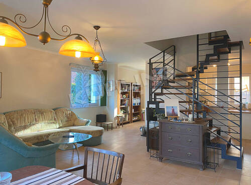 Treppenaufgang zum Obergeschoss - 