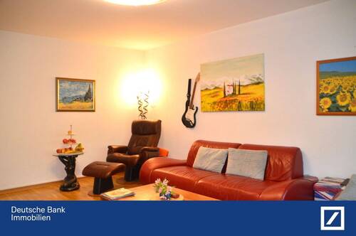 Wohnzimmer - 3,5 Zimmer-Wohnung in gefragter Lage von Laatzen inkl. Garage !