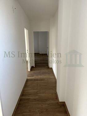 Flur - 2 Zimmer Etagenwohnung zur Miete in Lampertheim