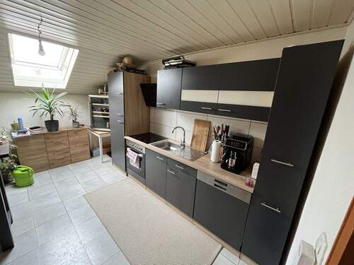 Küche - Sonnige 3-Zimmer Dachgeschosswohnung in ländlicher Umgebung