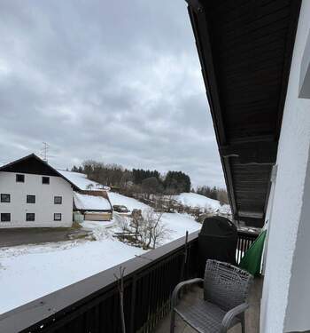 Balkon mit Aussicht - 3 Zimmer Etagenwohnung in Haselbach