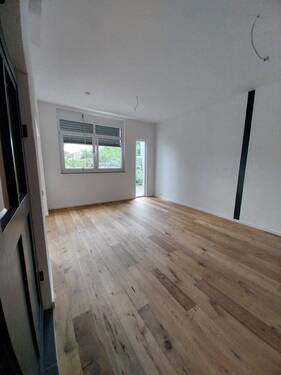 Wohnen - Frisch renovierte 2 Zimmerwohnung in ruhiger Lage in Singen zu vermieten