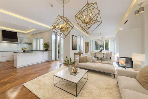 Wohn-/ Essbereich Visualisierung - 8 Zimmer Mehrfamilienhaus, Wohnhaus zur Miete in Frankfurt am Main