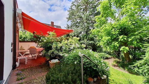 zur Terrasse - Eigener Garten, tolles Haus in Zehlendorf - möbliert -befristet zu mieten