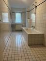 Bad mit Wanne - 