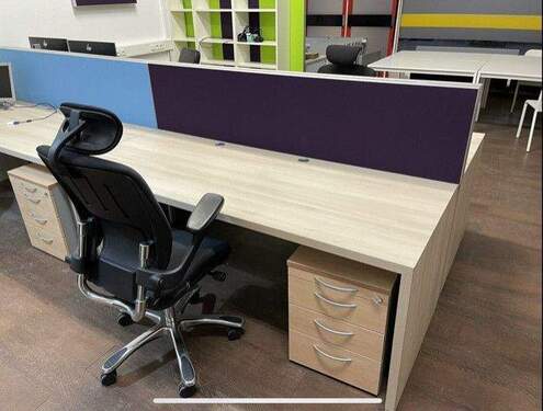 Freie Arbeitsplätze - 